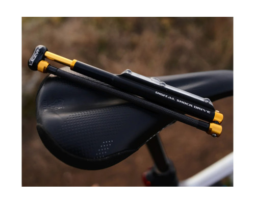 Ручний насос LEZYNE DIGITAL SHOCK DRIVE (24 bar/350 psi) чорно-золотистий Ручний насос LEZYNE DIGITAL SHOCK DRIVE (24 bar/350 psi) чорно-золотистий