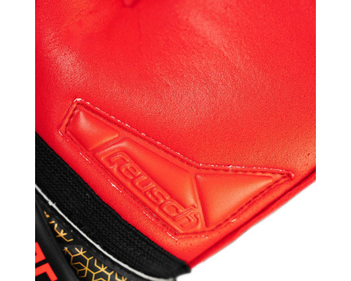 Рукавички воротарські Reusch Attrakt Silver Junior 5572215 7075 р.4,5, чорно-червоні Рукавички воротарські Reusch Attrakt Silver Junior 5572215 7075 р.4,5, чорно-червоні
