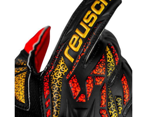 Рукавички воротарські Reusch Attrakt Silver Junior 5572215 7075 р.5,5, чорно-червоні Рукавички воротарські Reusch Attrakt Silver Junior 5572215 7075 р.5,5, чорно-червоні