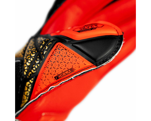 Рукавички воротарські Reusch Attrakt Silver Junior 5572215 7075 р.6,5, чорно-червоні Рукавички воротарські Reusch Attrakt Silver Junior 5572215 7075 р.6,5, чорно-червоні