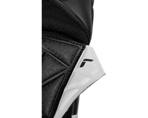 Рукавички воротарські Reusch Attrakt Infinity NC 5570725 7700 р.8, чорні Рукавички воротарські Reusch Attrakt Infinity NC 5570725 7700 р.8, чорні