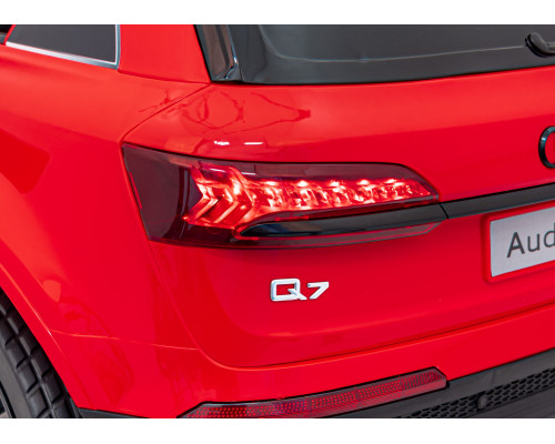 Дитяча акумуляторна машинка Audi Q7 NEW LIFT Червона