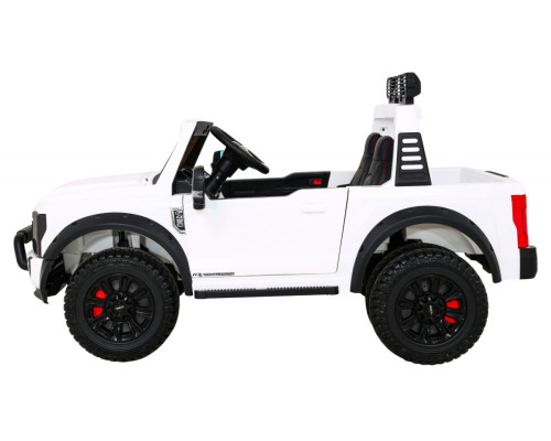 Дитяча акумуляторна машинка Ford Super Duty Біла