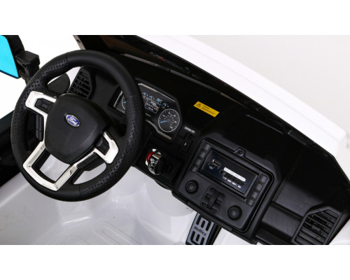 Дитяча акумуляторна машинка Ford Super Duty Біла