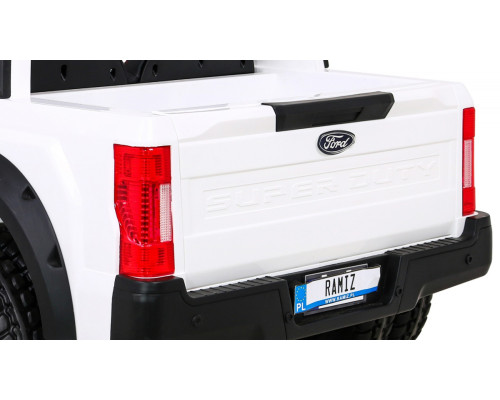 Дитяча акумуляторна машинка Ford Super Duty Біла