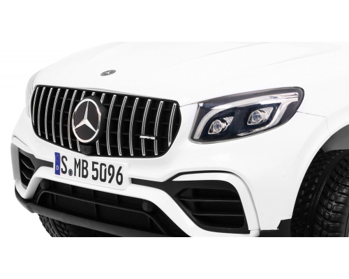 Дитяча акумуляторна машинка Mercedes GLC 63S Біла