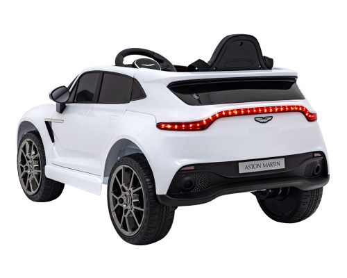 Дитяча акумуляторна машинка Aston Martin DBX Біла