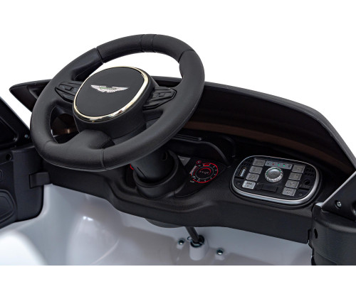 Дитяча акумуляторна машинка Aston Martin DBX Біла