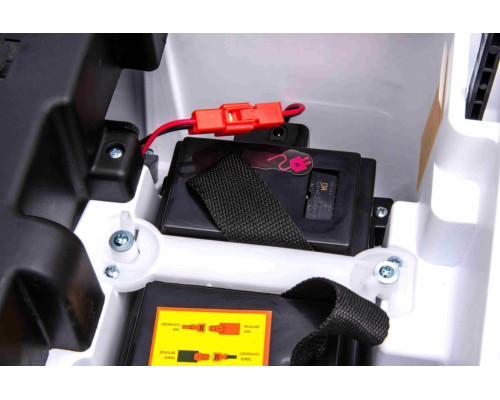 Дитячий акумуляторний позашляховик OFF ROAD Білий