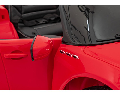 Дитяча акумуляторна машинка Maserati Ghibli на акумуляторі Червона