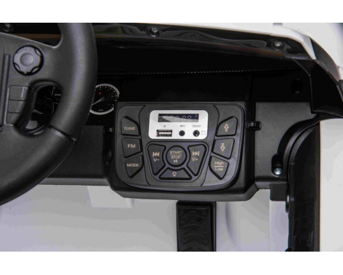 Дитяча акумуляторна машинка Land Rover Discovery Біла