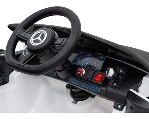 Дитяча акумуляторна машинка Mercedes Benz AMG EQA Біла