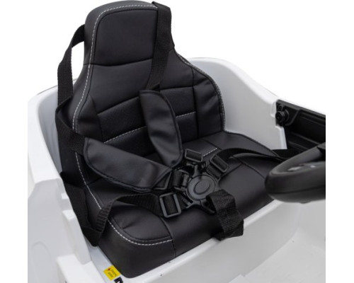 Дитяча акумуляторна машинка Mercedes Benz AMG EQA Біла