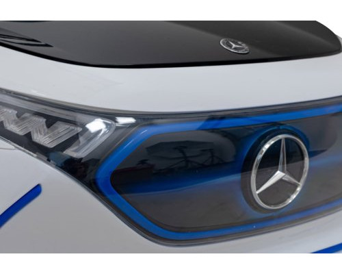 Дитяча акумуляторна машинка Mercedes Benz AMG EQA Біла