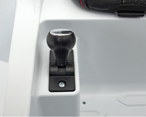 Дитяча акумуляторна машинка Lamborghini Invencible Біла