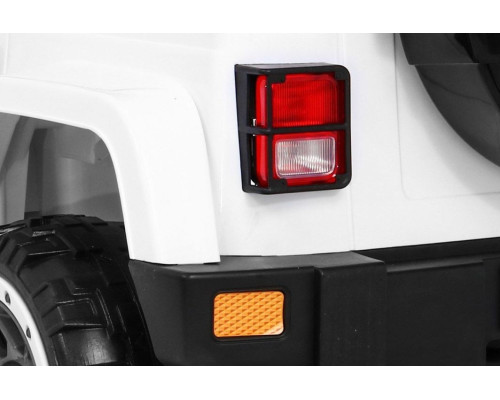 Дитячий акумуляторний позашляховик Білий