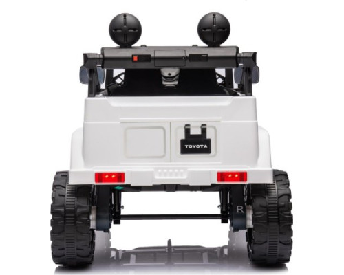 Дитяча акумуляторна машинка Toyota FJ Cruiser Біла